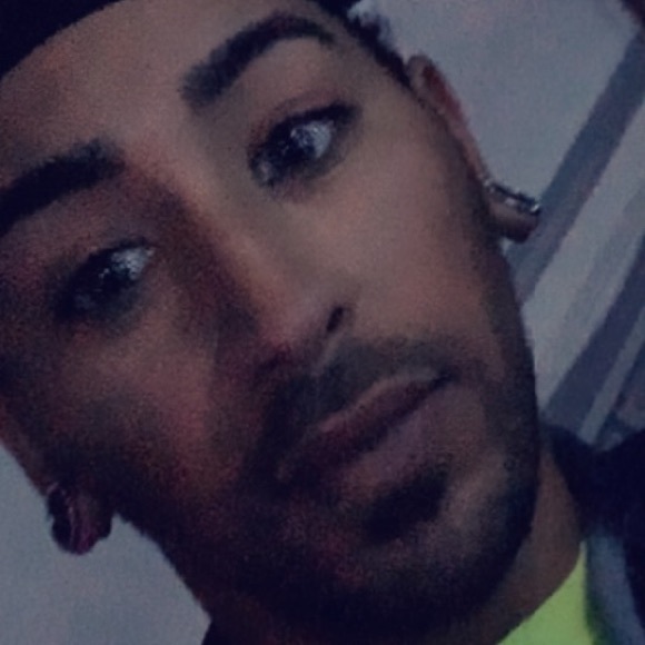 Meet your Posher, Ernest - Picture 2 of 2